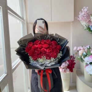 hand-bouquet_-20-red-roses-artificial-flowers